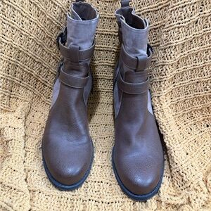 Elegant Brown Ankle Booties